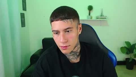 Thomas online show from December 22, 8:48 pm