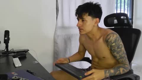 sex_love_sweat online show from February 11, 7:39 pm