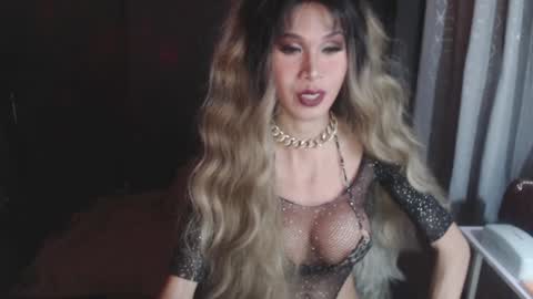 nicole online show from January 18, 8:10 am