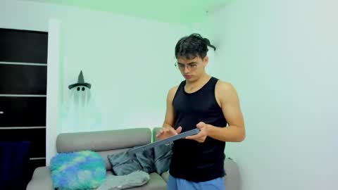 Snapshot of sexx_university chatting on October 13, 8:05 am sexx_university online show from October 13, 8:05 am