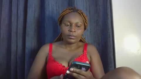 Snapshot of sexxy_amira chatting on October 19, 10:36 pm sexxy_amira online show from October 19, 10:36 pm