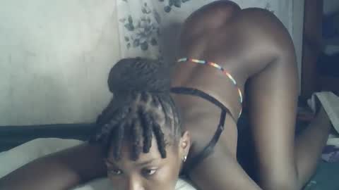 sexxy_curvy23 online show from February 28, 5:22 am