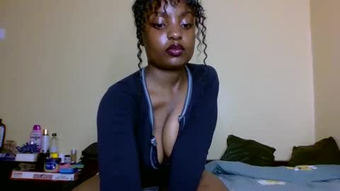 Snapshot of sexxy_daisyy chatting on October 17, 5:39 pm sexxy_daisyy online show from October 17, 5:39 pm