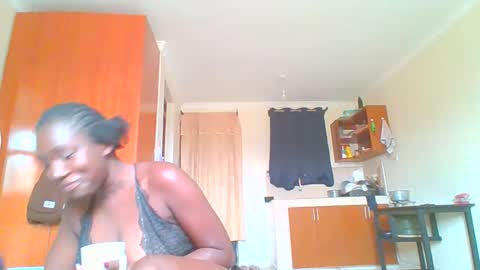 Snapshot of sexxy_thick_ebony chatting on September 30, 8:14 am Sweet doll  online show from September 30, 8:14 am