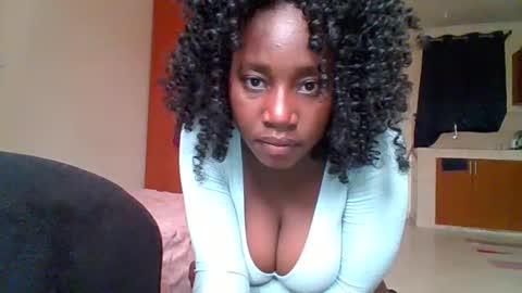 Snapshot of sexxy_thick_ebony chatting on September 13, 6:38 am Sweet doll  online show from September 13, 6:38 am