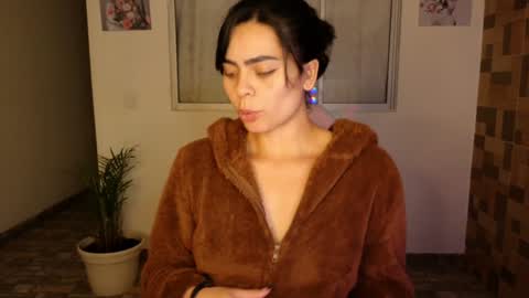  Angie   online show from February 5, 11:06 pm