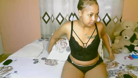 sexy_bluegirl online show from October 5, 8:12 am