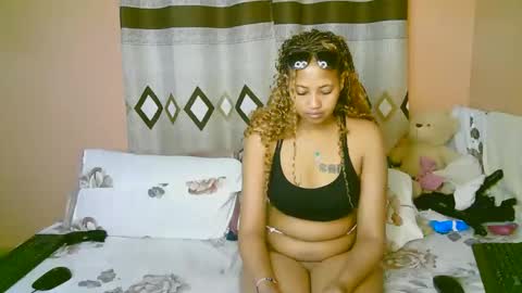 sexy_bluegirl online show from October 17, 1:37 pm