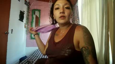 sexy lolas online show from May 24, 10:49 pm