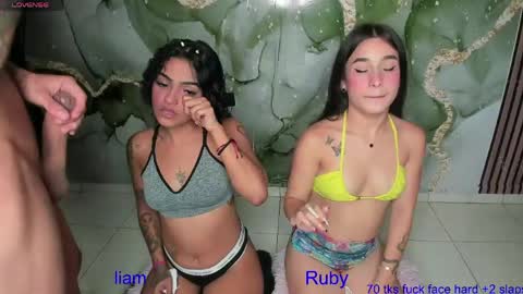 sexy_party_66 online show from April 18, 4:36 am