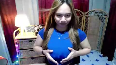 angela online show from March 5, 11:52 am