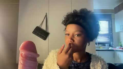 sexyasszeeee online show from December 14, 8:53 am