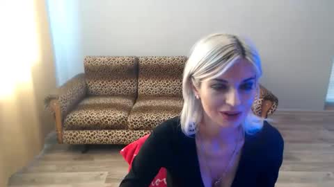 sexybeatriice online show from September 28, 8:12 am