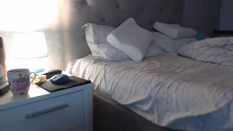 Sexyblonde4u58 online show from October 6, 4:30 am