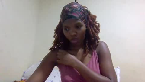 Snapshot of sexybrown14 chatting on October 23, 8:16 am Essy online show from October 23, 8:16 am