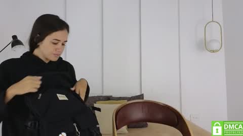 chanell and yina online show from December 3, 12:39 pm