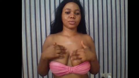 Snapshot of sexyeye368293 chatting on October 18, 1:37 pm sexyeye368293 online show from October 18, 1:37 pm