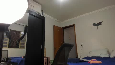 Snapshot of sexyflightz chatting on March 3, 8:43 pm chris online show from March 3, 8:43 pm