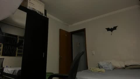 Snapshot of sexyflightz chatting on March 9, 3:32 am chris online show from March 9, 3:32 am