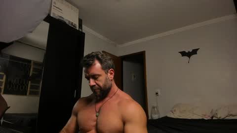 Snapshot of sexyflightz chatting on January 8, 10:16 pm chris online show from January 8, 10:16 pm