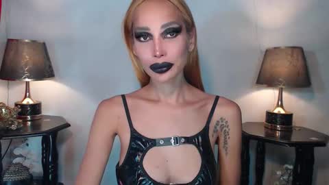 Queen Sofia online show from April 15, 2:37 am