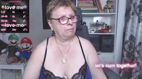 sexylynette4u online show from November 4, 9:43 am