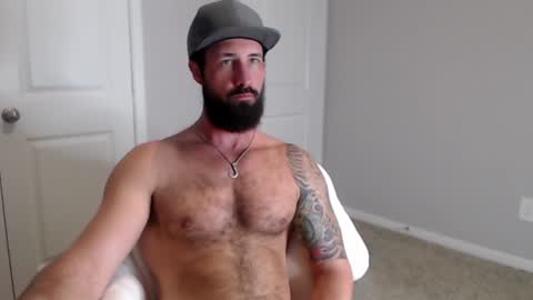 Snapshot of sexymanmk26 chatting on February 5, 10:44 pm lets go private  im ready to play pvt cum online show from February 5, 10:44 pm