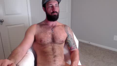 Snapshot of sexymanmk26 chatting on February 4, 12:44 pm lets go private  im ready to play pvt cum online show from February 4, 12:44 pm