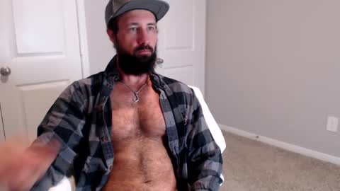 Snapshot of sexymanmk26 chatting on January 14, 12:24 pm lets go private  im ready to play pvt cum online show from January 14, 12:24 pm