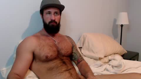 Snapshot of sexymanmk26 chatting on January 19, 11:32 pm lets go private  im ready to play pvt cum online show from January 19, 11:32 pm