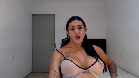Natalia Duran online show from June 11, 3:59 am