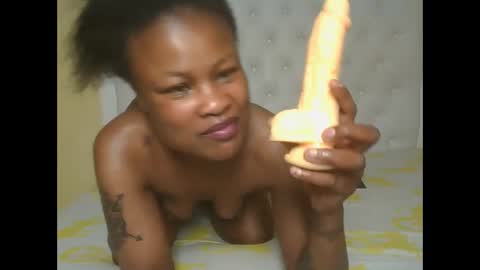 queenivy online show from October 30, 7:09 am