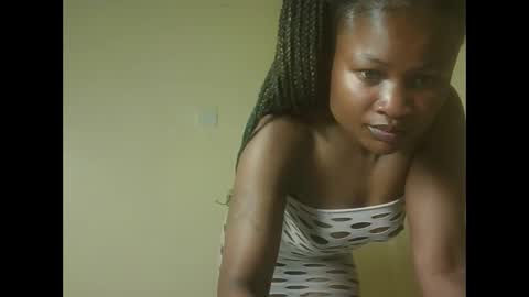 queenivy online show from October 2, 1:37 am