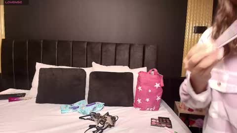 R A C H E L online show from October 3, 11:51 am