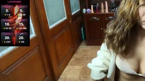 R A C H E L online show from November 28, 1:07 pm