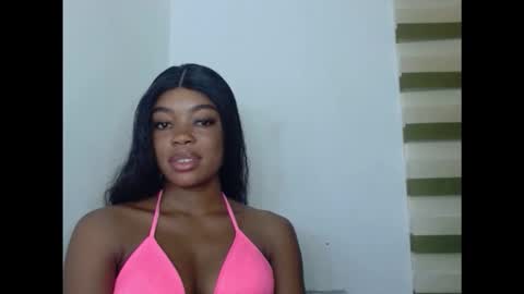 sexyxmilfx online show from February 20, 10:01 pm