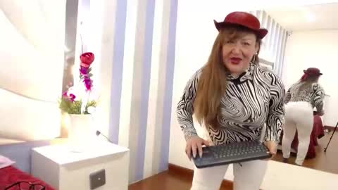 Mary online show from November 30, 2:24 pm