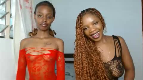 sexyzuriel online show from February 17, 4:44 am