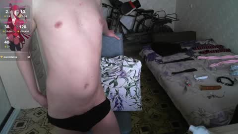 shad0wfemb0y online show from April 1, 1:41 pm