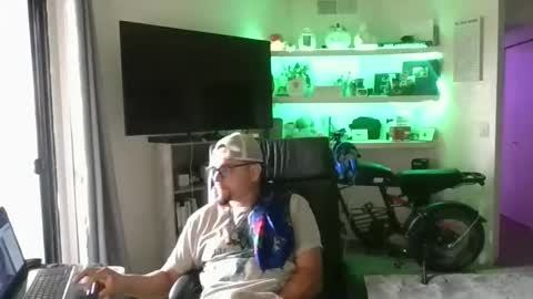 shadowghost480 online show from April 6, 6:09 pm