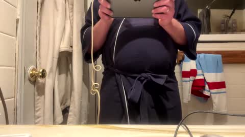 Snapshot of shadystl chatting on January 27, 7:45 am shadystl online show from January 27, 7:45 am