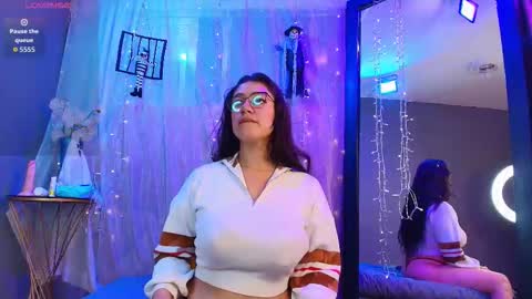 shalyn_lux online show from October 19, 3:33 am