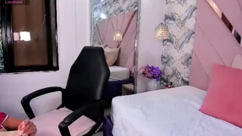 Shamara Thomson online show from June 16, 10:25 pm