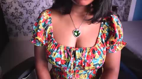 Snapshot of shanaya_indian chatting on December 26, 4:43 am shanaya indian online show from December 26, 4:43 am