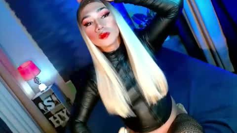 MISS SHANE online show from October 4, 8:50 pm