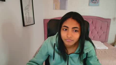 shanelle online show from December 4, 3:17 am