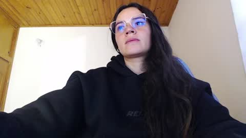 shanel_lozano online show from June 22, 9:00 pm