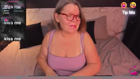 Shannon online show from October 9, 5:18 pm