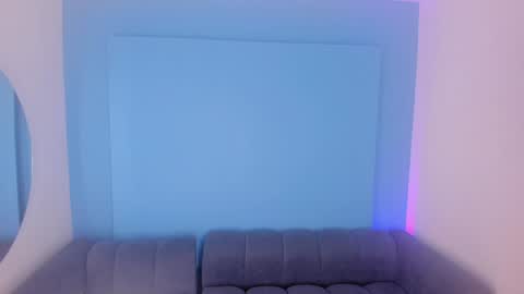 ShantallKnowles online show from December 2, 1:31 pm