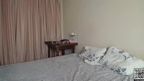 Mikki and Cadence online show from November 29, 3:09 pm